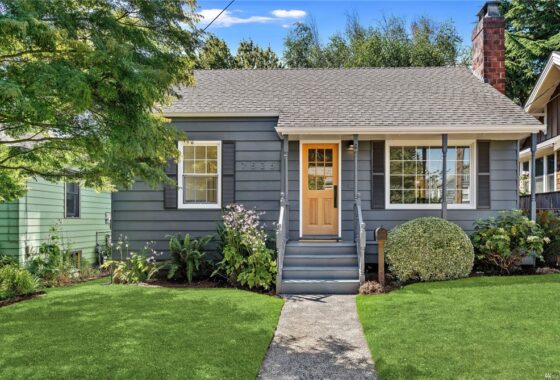 7525 25th Avenue NW Seattle, WA 98117